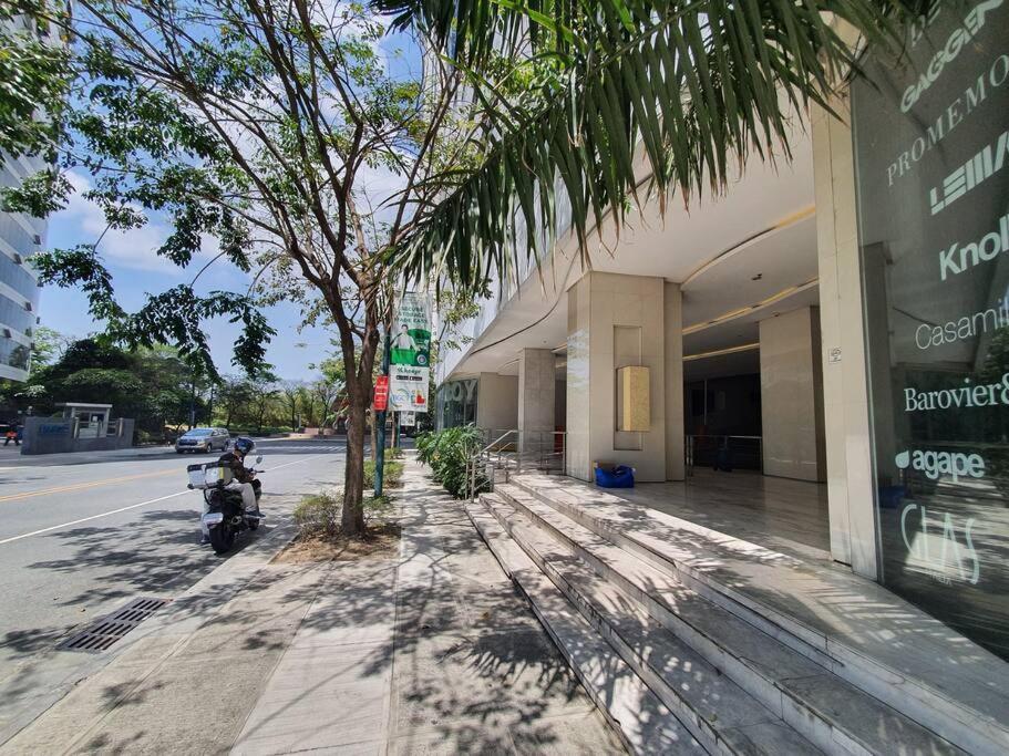 Bgc Taguig Cozy 2 Bedroom Loft, With Stunning Bgc Skyline View! マニラ市 エクステリア 写真