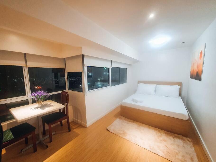 Bgc Taguig Cozy 2 Bedroom Loft, With Stunning Bgc Skyline View! マニラ市 エクステリア 写真