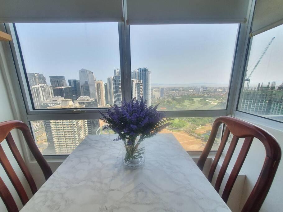 Bgc Taguig Cozy 2 Bedroom Loft, With Stunning Bgc Skyline View! マニラ市 エクステリア 写真