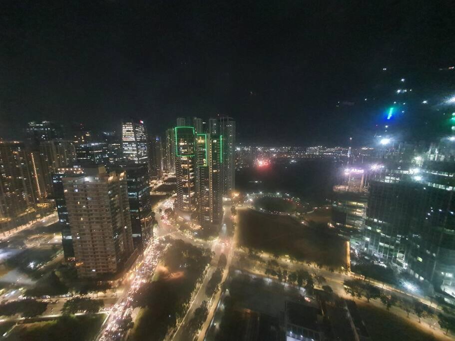 Bgc Taguig Cozy 2 Bedroom Loft, With Stunning Bgc Skyline View! マニラ市 エクステリア 写真