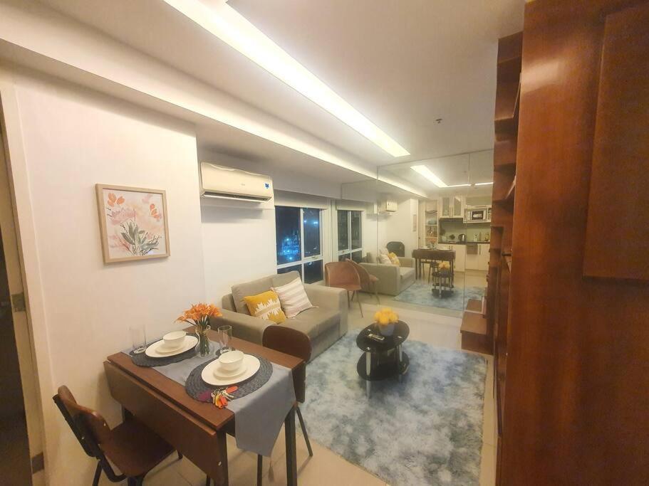Bgc Taguig Cozy 2 Bedroom Loft, With Stunning Bgc Skyline View! マニラ市 エクステリア 写真